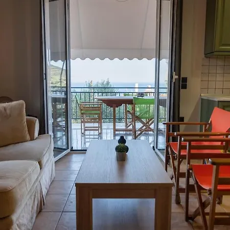 Rene's House Tatil Evi Xiropigado