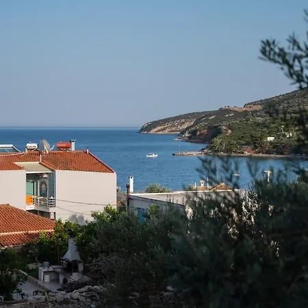 Rene's House Tatil Evi Xiropigado